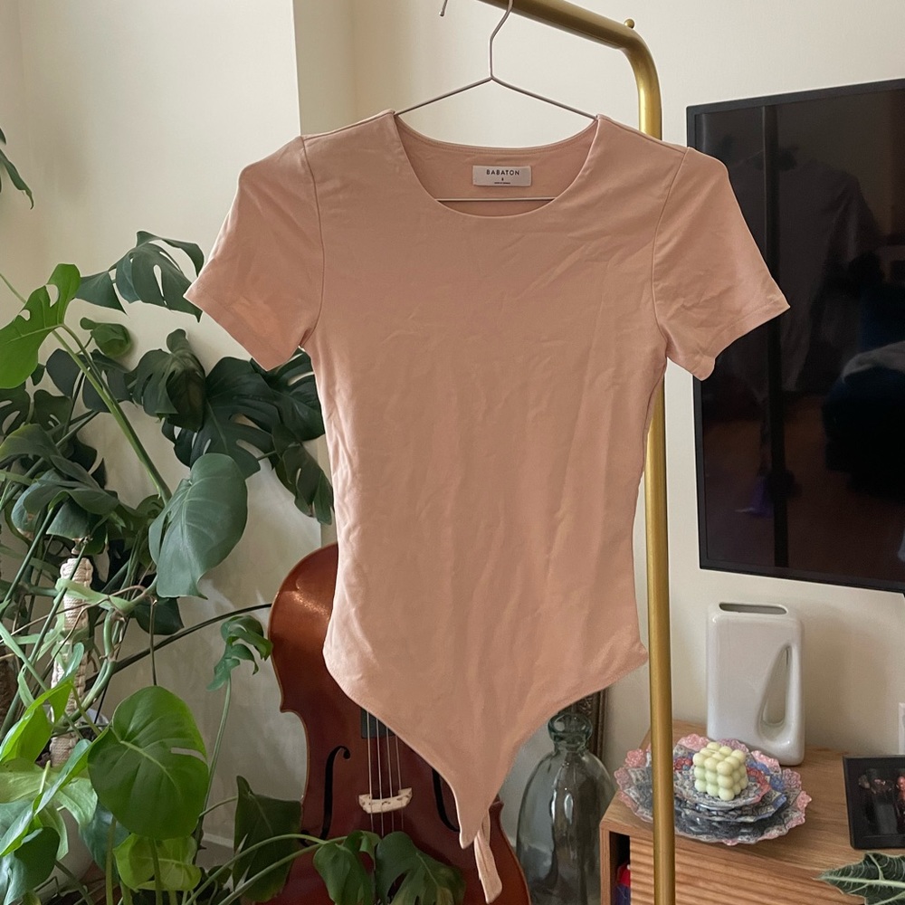 ARITZIA NUDE BODYSUIT TEE -Babaton